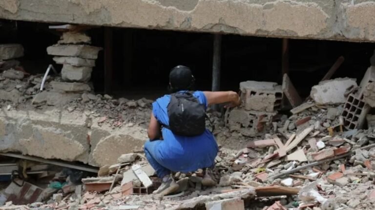 Venezuela reanuda las clases en 18 estados mientras continúan las labores de recuperación tras los terremotos